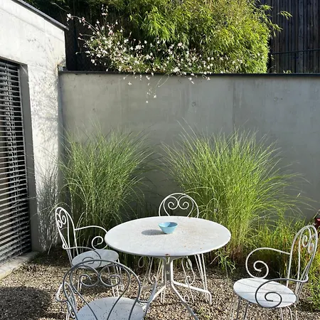 Double 2 P Luxe Aux Vignes Lovees, Entree Independante Bed & Breakfast